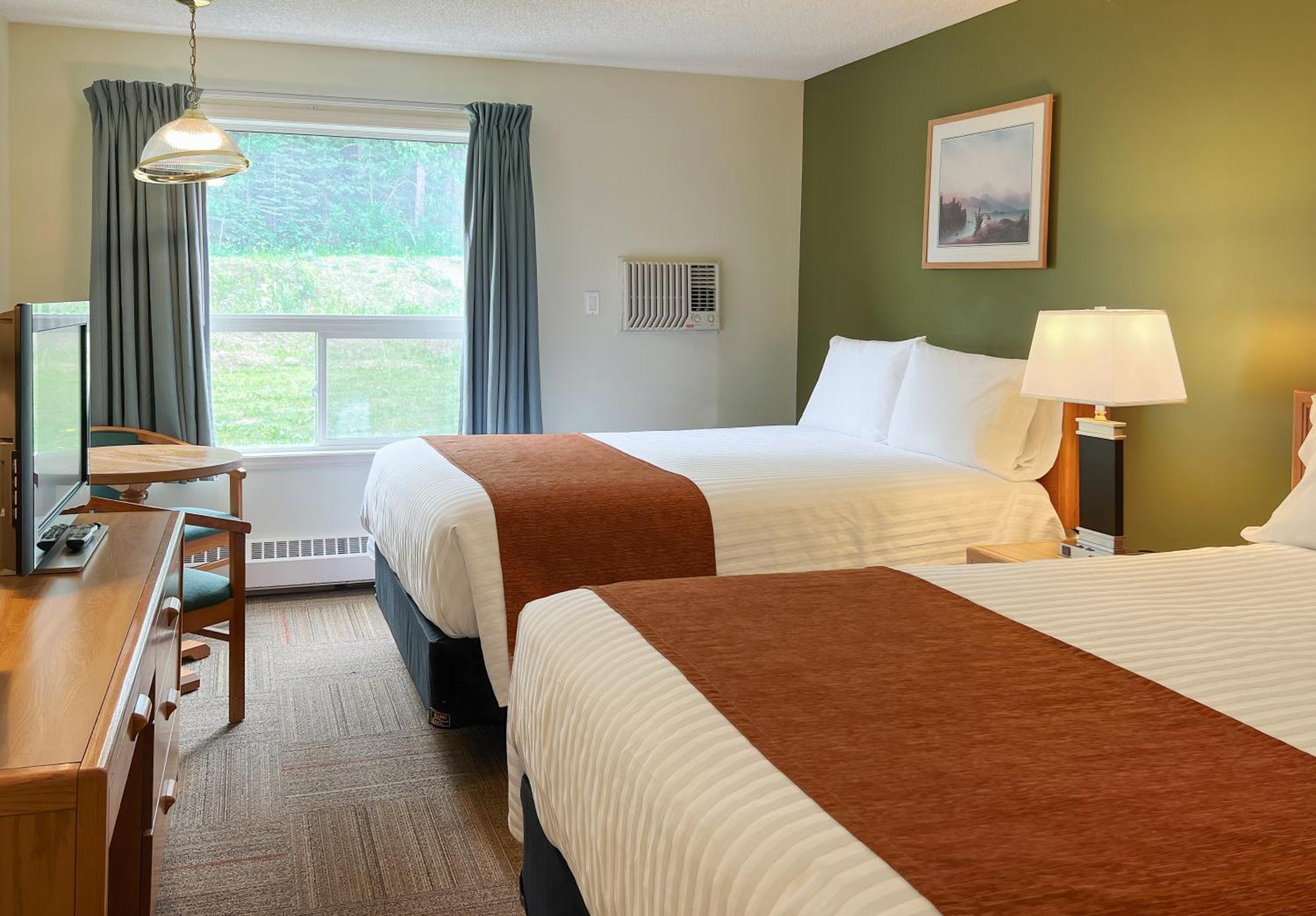 Coast Hinton Hotel Екстериор снимка