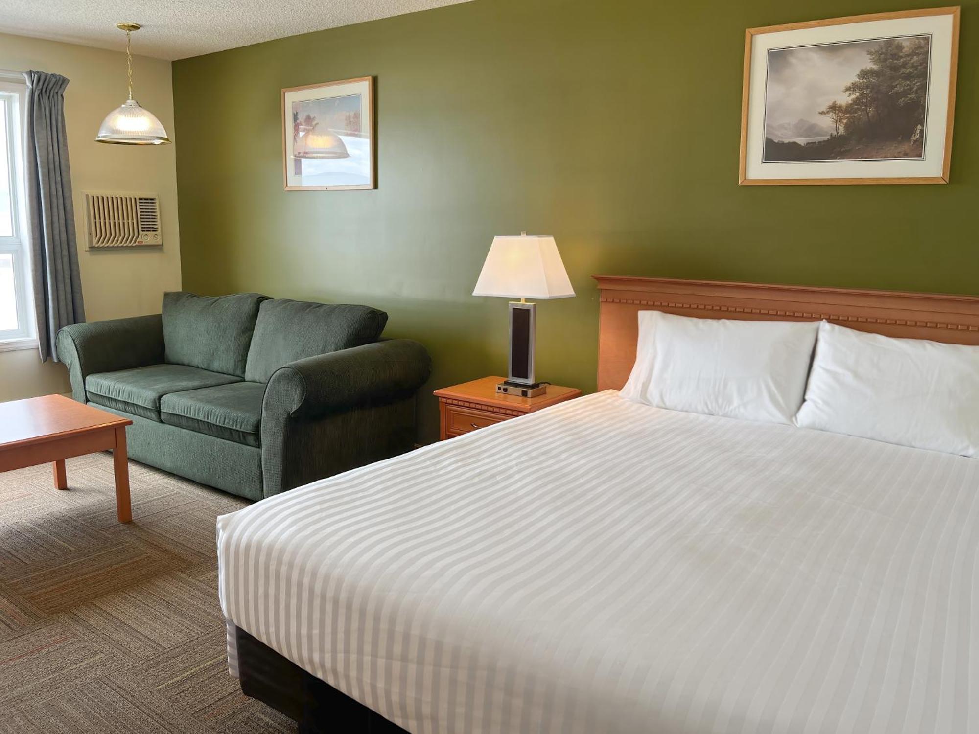 Coast Hinton Hotel Екстериор снимка