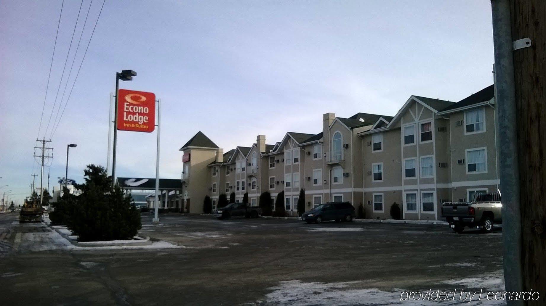 Coast Hinton Hotel Екстериор снимка